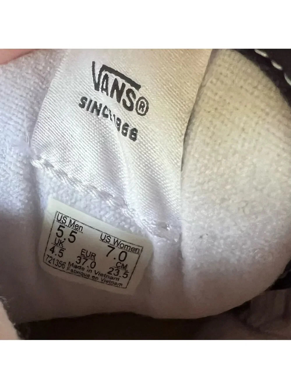 VANS NEW Unisex Knu Skool Shoe Size 7 or 5.5 #B1528A